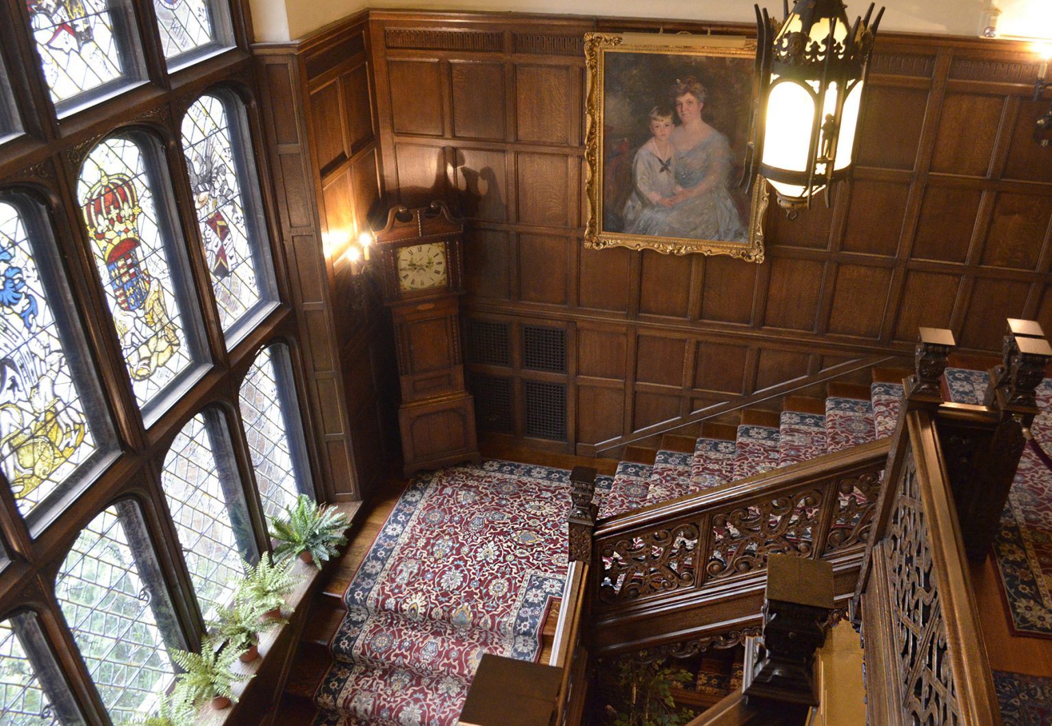 700 Volunteers, 65 Rooms, Glorious Gardens: Akron Ohio’s Stan Hywet ...